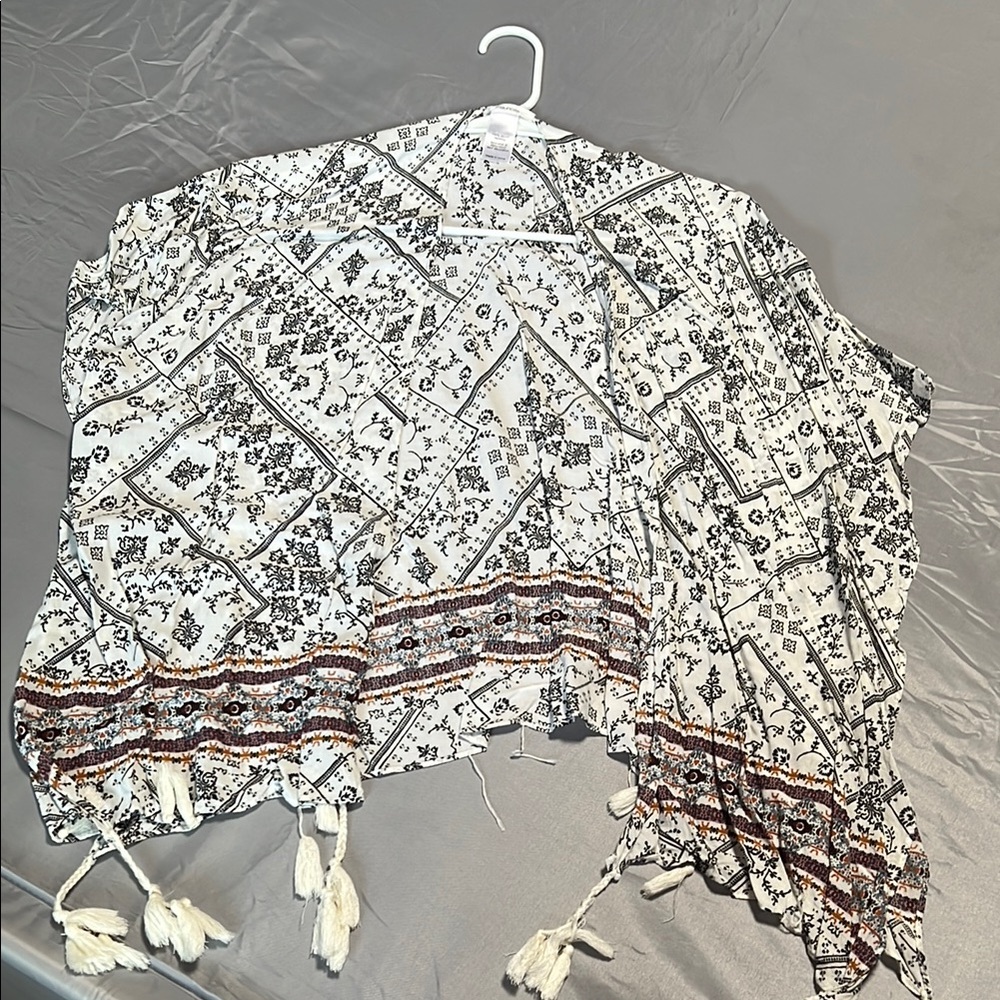 Bohemian Black and White Patterned Kimono